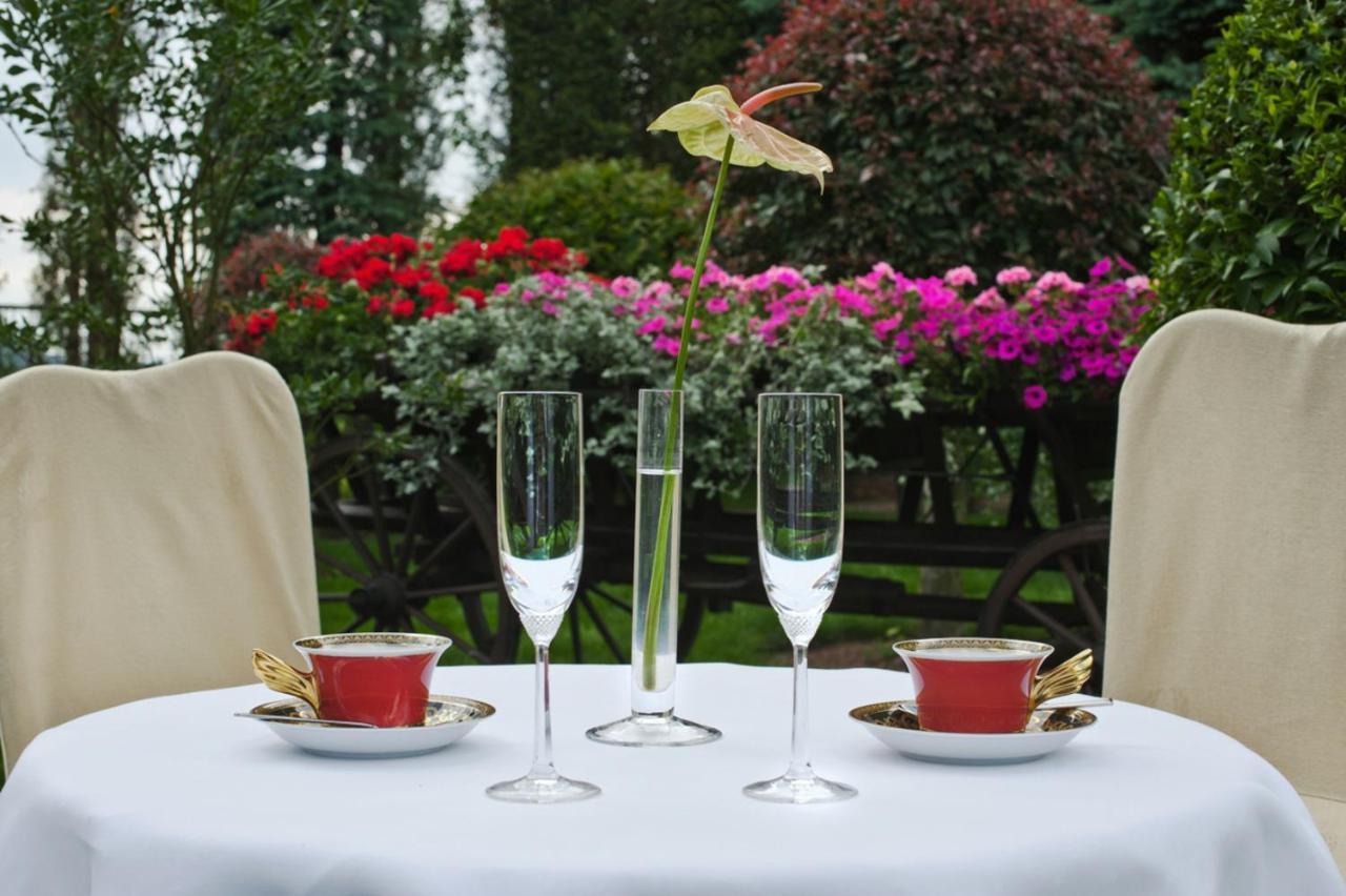 Booking Hotel & Spa Krakow Exterior photo A table set for afternoon tea