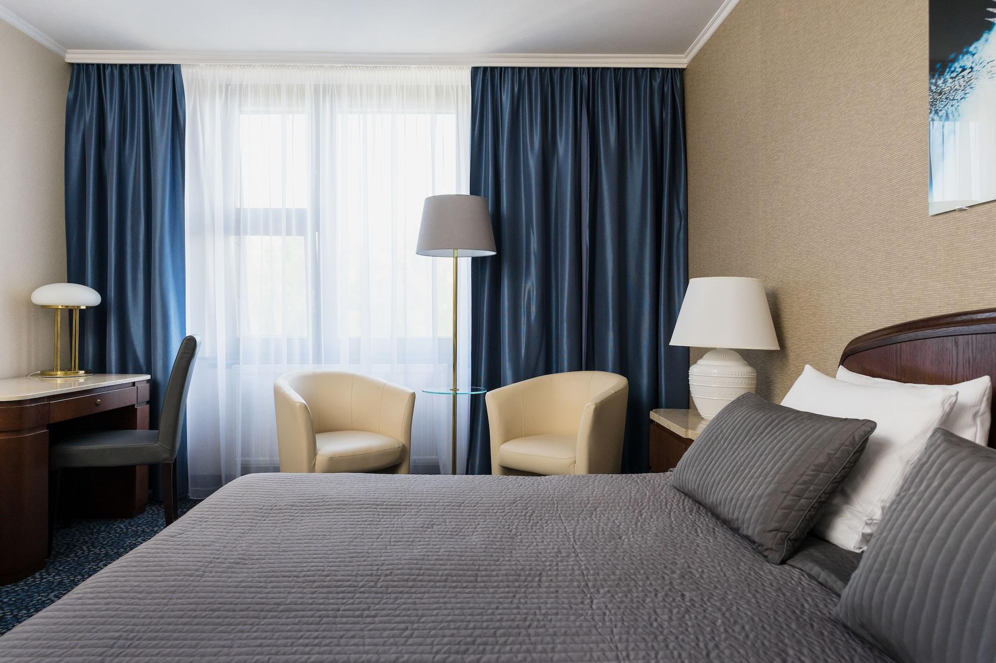 Booking Hotel & Spa Krakow Exterior photo A room at the hotel